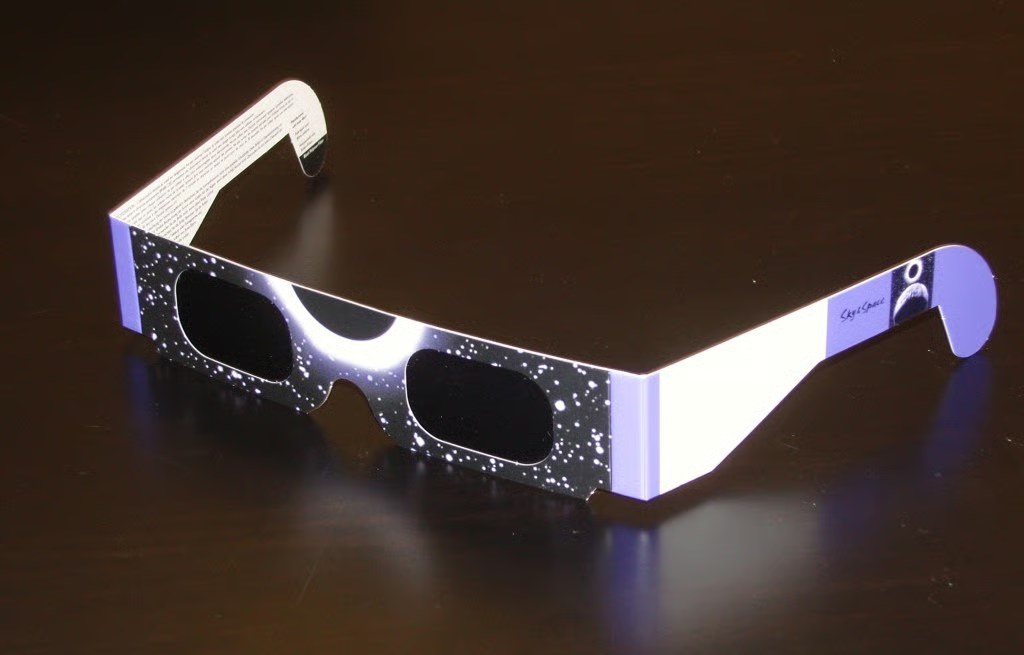Lunette a eclipse